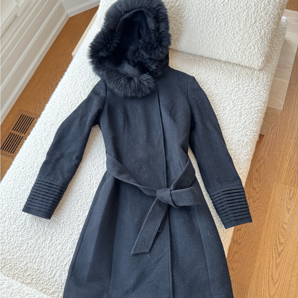 Chic Black Hooded Coat with Fur Trim